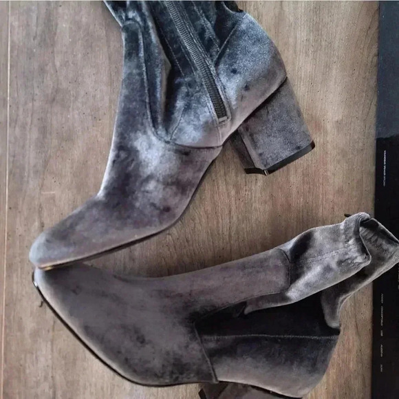 Ivanka Trump velvet ancle boots - Picture 6 of 10